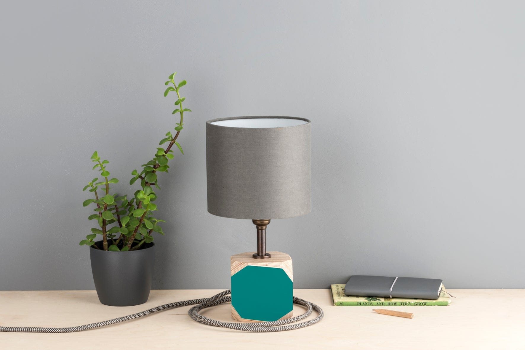 Priormade Geo Lamp Geo 100 Lamp in Teal