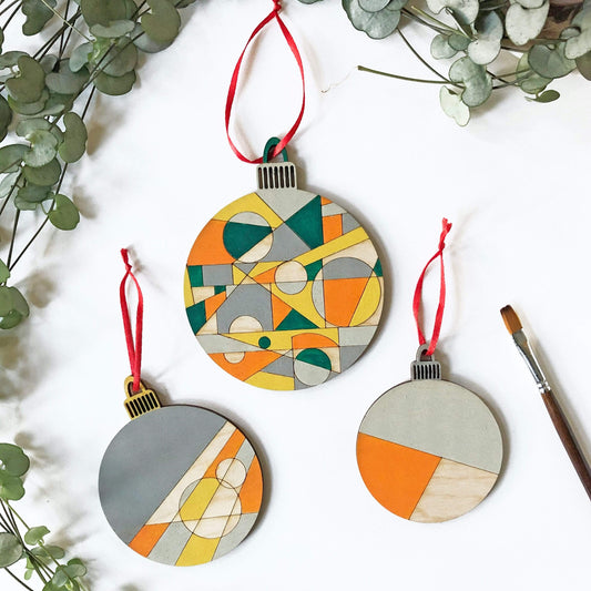 Priormade Kit Christmas Baubles Kit - pack of 6 wooden baubles