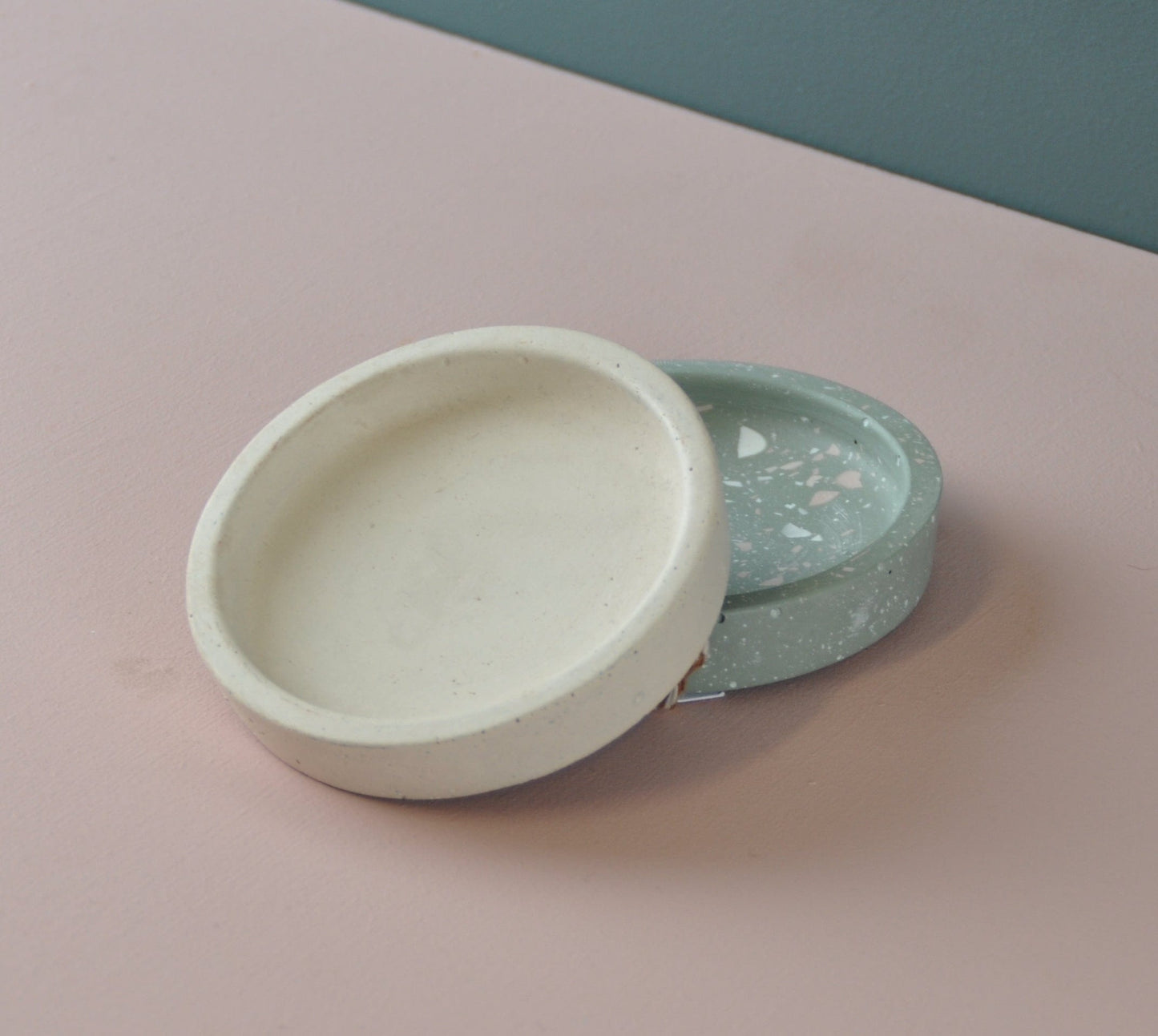 Calico Collective Dish Jesmonite Round Dish